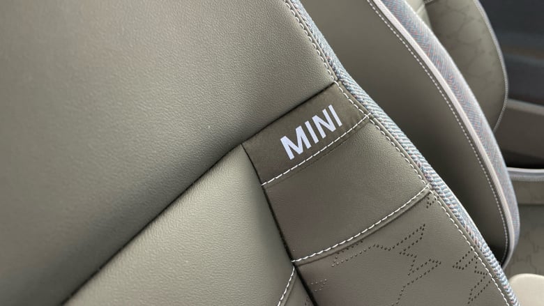 MINI Cooper 135kW E Classic [Level 1] 41kWh 3dr Auto Electric Hatchback